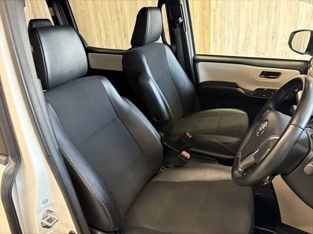 TOYOTA NOAH HYBRID 2018 Image 31