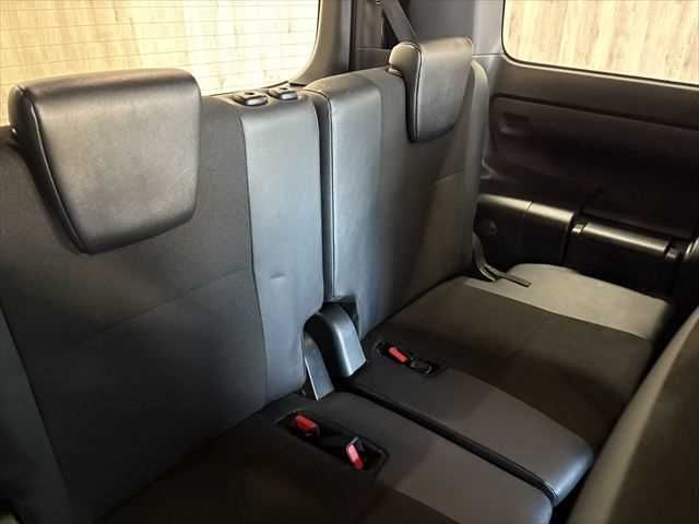 TOYOTA NOAH HYBRID 2018 Image 31