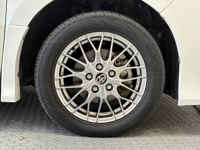 TOYOTA NOAH HYBRID 2018 Image 31