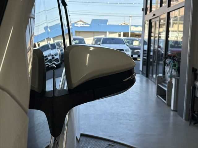 TOYOTA NOAH HYBRID 2018 Image 31