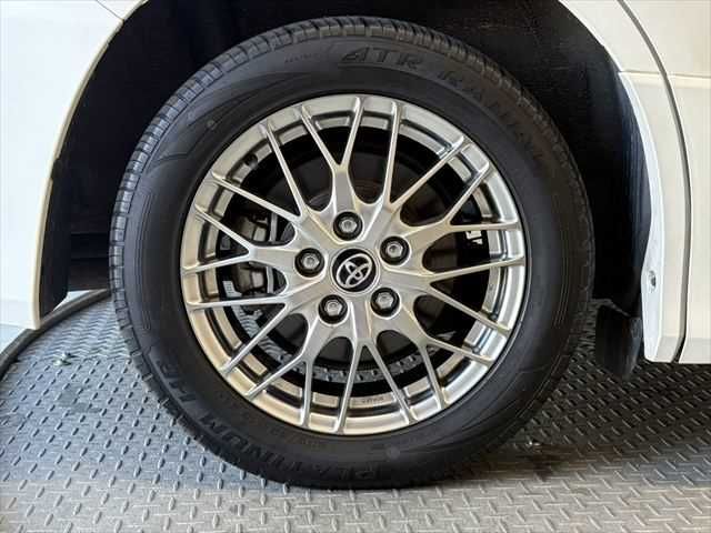 TOYOTA NOAH HYBRID 2018 Image 31