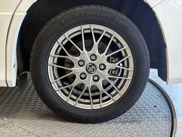 TOYOTA NOAH HYBRID 2018 Image 31