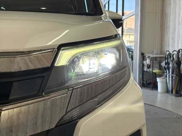 TOYOTA NOAH HYBRID 2018 Image 31
