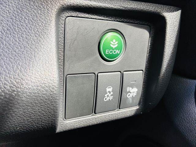 HONDA VEZEL HYBRID 2015 Image 31