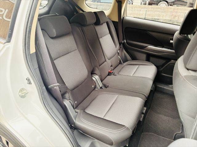 MITSUBISHI OUTLANDER 4WD 2018 Image 31