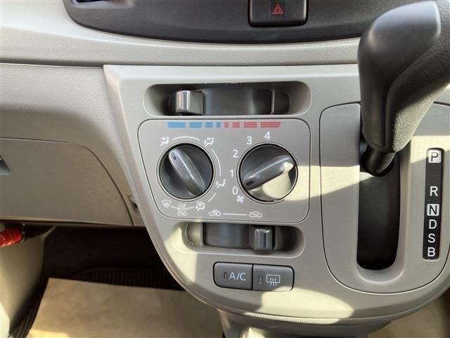 DAIHATSU MIRA E:S 2017 Image 31