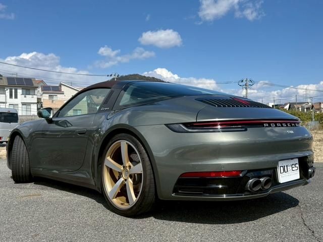 PORSCHE 911 2021 Image 31