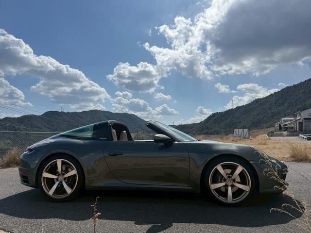 PORSCHE 911 2021 Image 31