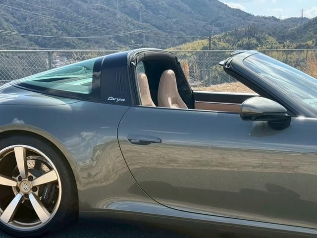 PORSCHE 911 2021 Image 31