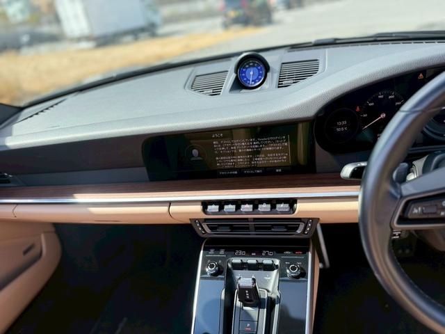 PORSCHE 911 2021 Image 31