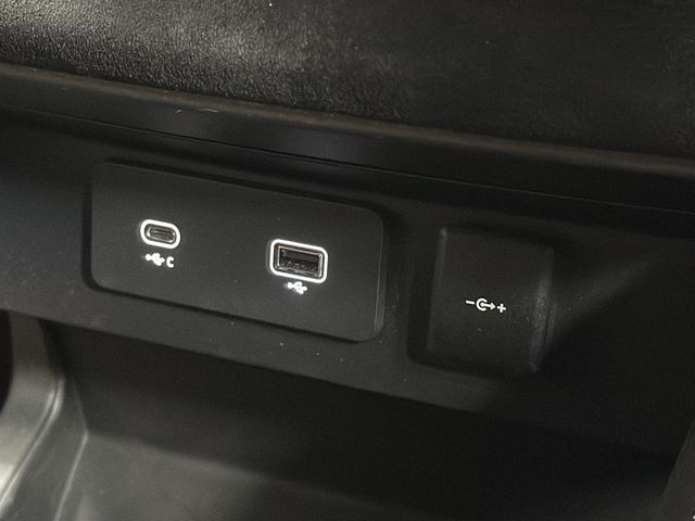 ROVER DEFENDER 2023 Image 31