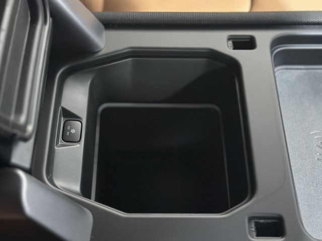 ROVER DEFENDER 2023 Image 31