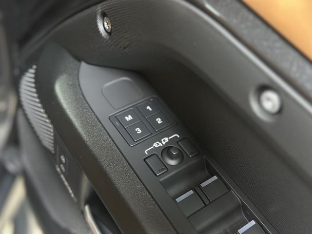 ROVER DEFENDER 2023 Image 31