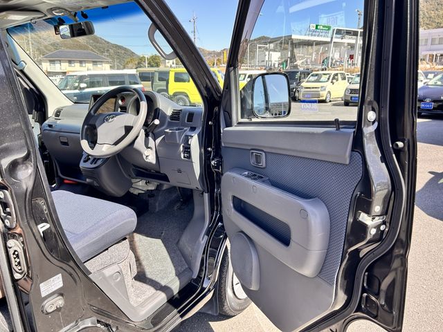 TOYOTA PIXIS VAN 2016 Image 31