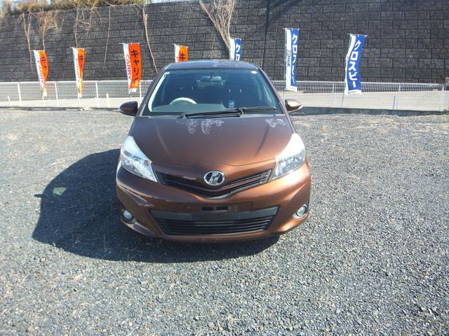 TOYOTA VITZ 2014 Image 31