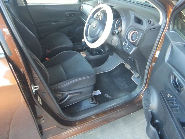 TOYOTA VITZ 2014 Image 31