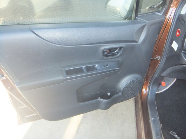 TOYOTA VITZ 2014 Image 31