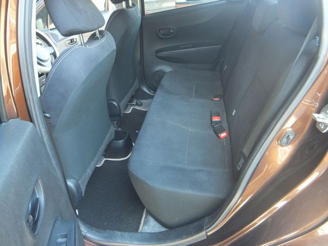 TOYOTA VITZ 2014 Image 31