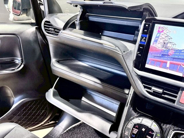 TOYOTA ESQUIRE HYBRID 2020 Image 31