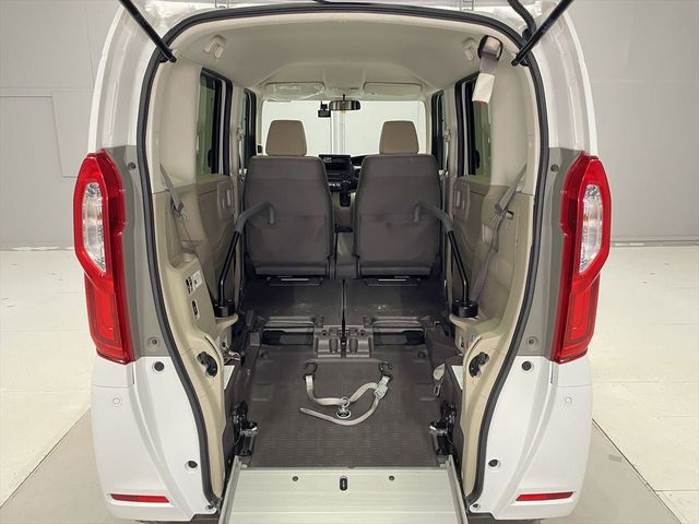 HONDA N BOX 2020 Image 31