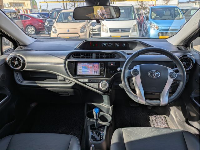 TOYOTA AQUA 2017 Image 31