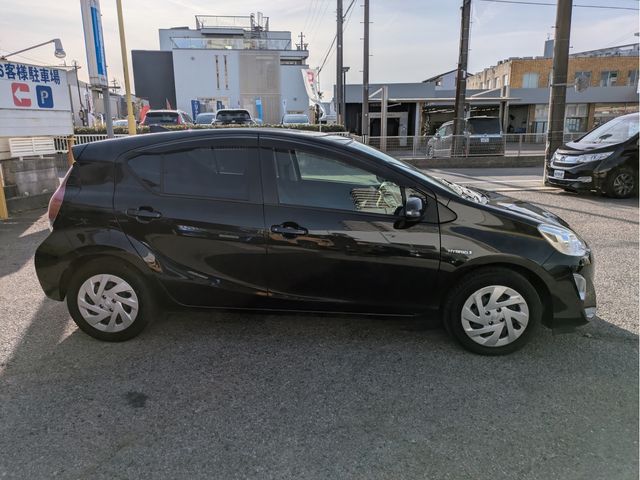 TOYOTA AQUA 2017 Image 31