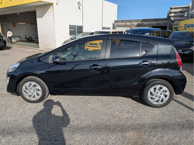 TOYOTA AQUA 2017 Image 31