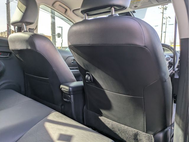 TOYOTA AQUA 2017 Image 31