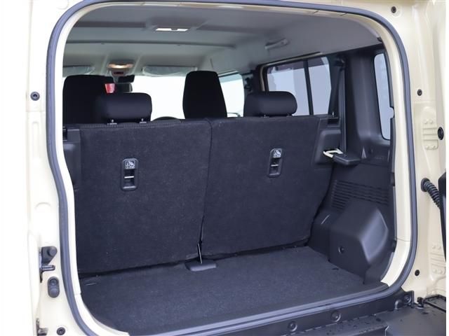 SUZUKI JIMNY NOMADE 2025 Image 31