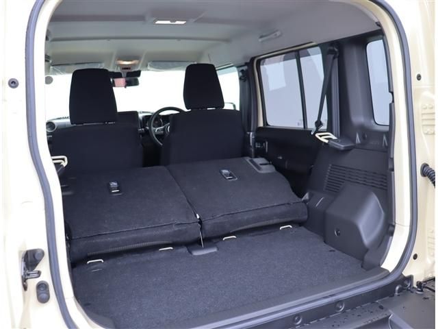 SUZUKI JIMNY NOMADE 2025 Image 31