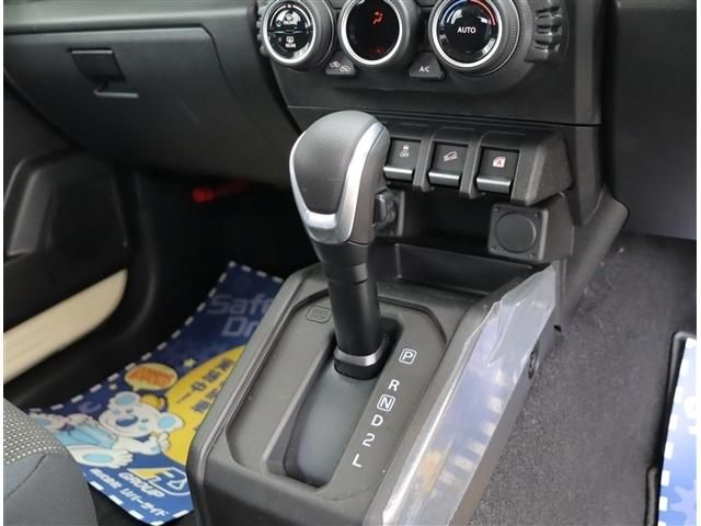 SUZUKI JIMNY NOMADE 2025 Image 31