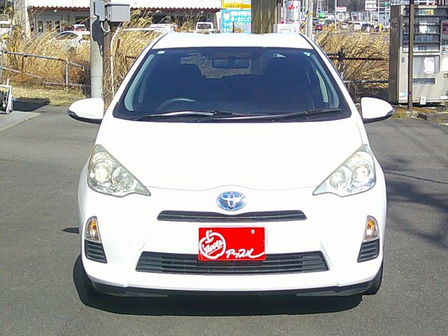 TOYOTA AQUA 2013 Image 31