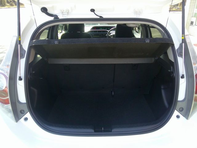 TOYOTA AQUA 2013 Image 31