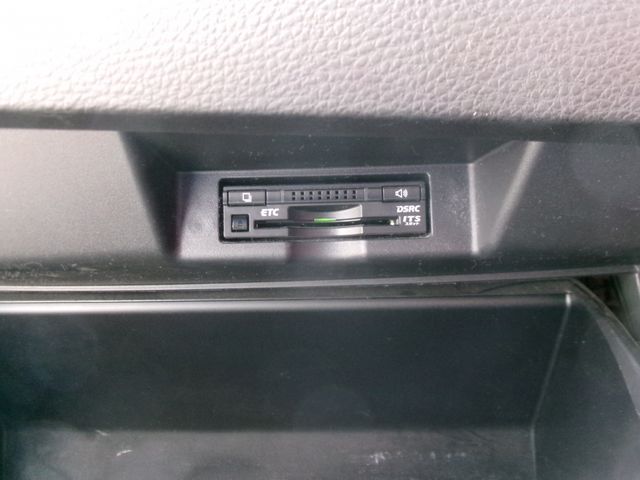 TOYOTA HARRIER HYBRID 2014 Image 31