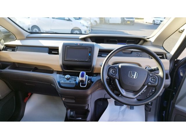 HONDA FREED HYBRID 2017 Image 31