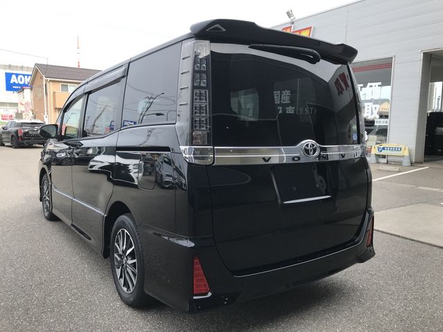 TOYOTA VOXY 2014 Image 31