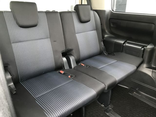 TOYOTA VOXY 2014 Image 31