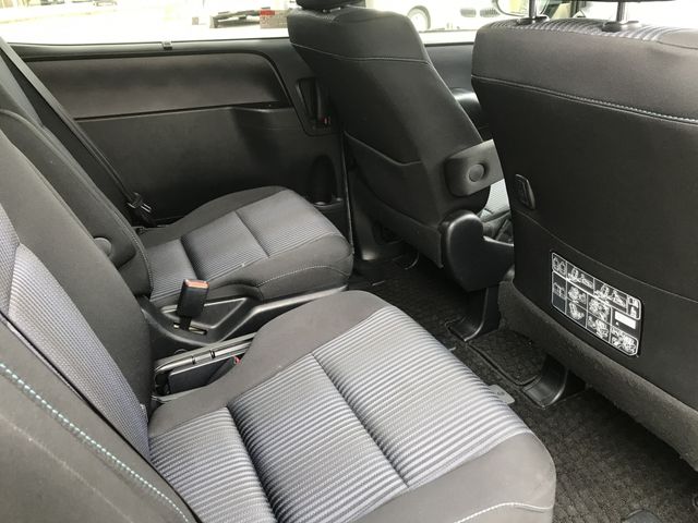 TOYOTA VOXY 2014 Image 31