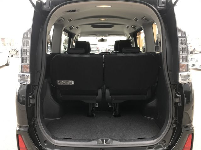 TOYOTA VOXY 2014 Image 31