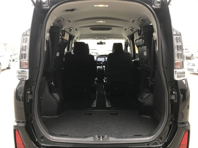TOYOTA VOXY 2014 Image 31