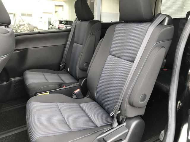 TOYOTA VOXY 2014 Image 31