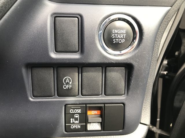 TOYOTA VOXY 2014 Image 31