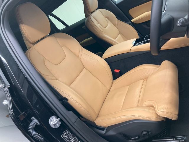 VOLVO V60 2024 Image 31