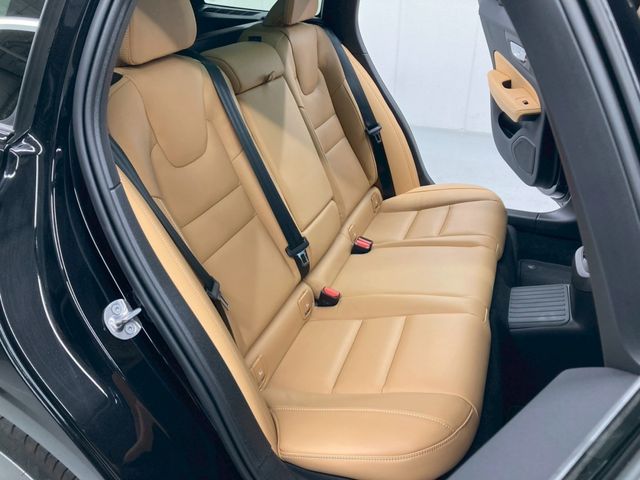 VOLVO V60 2024 Image 31