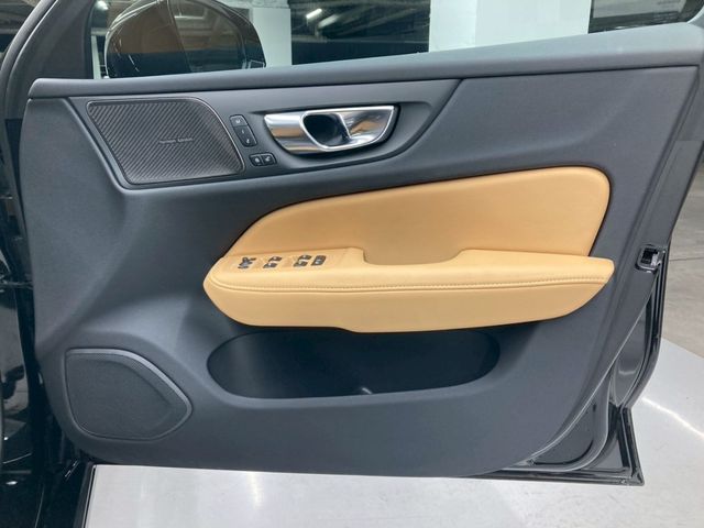 VOLVO V60 2024 Image 31