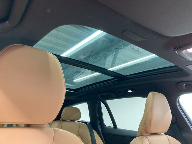 VOLVO V60 2024 Image 31