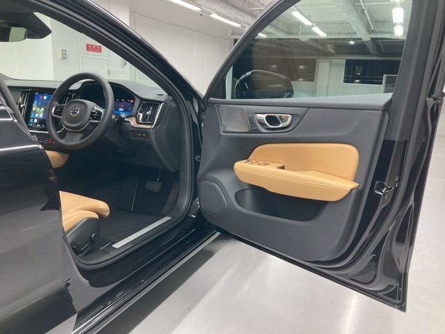 VOLVO V60 2024 Image 31