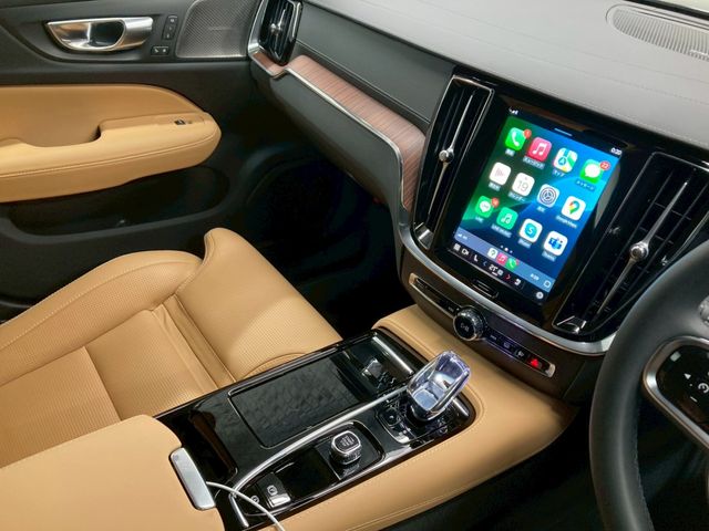 VOLVO V60 2024 Image 31