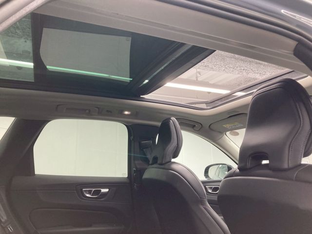 VOLVO XC60 2023 Image 31