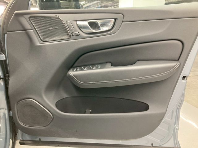 VOLVO XC60 2023 Image 31